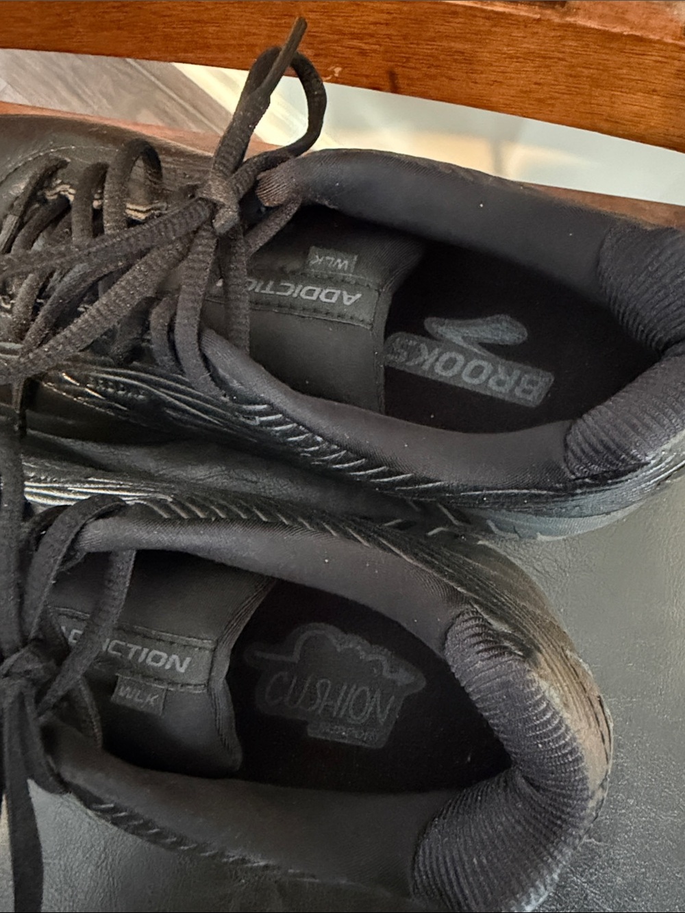 NWOB Women’s Brooks Addiction Walker Sneakers - Picture 6 of 10